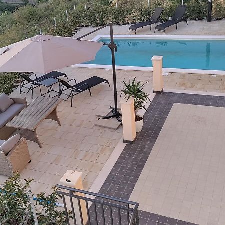 Апартаменты Magi House With Pool Подстрана Экстерьер фото