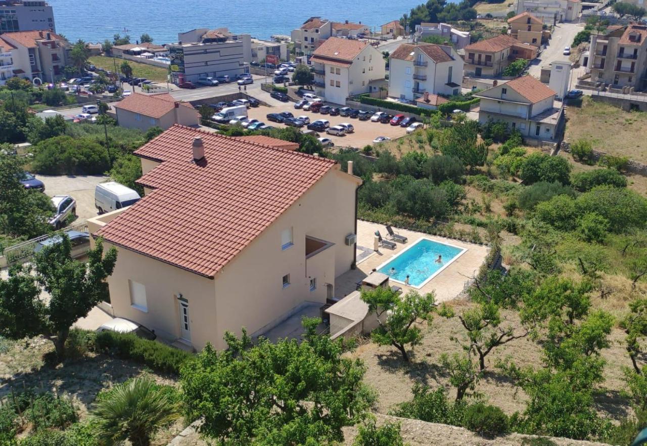 Апартаменты Magi House With Pool Подстрана Экстерьер фото